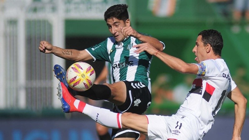 La Fiera no tuvo un buen partido, como todo el equipo.