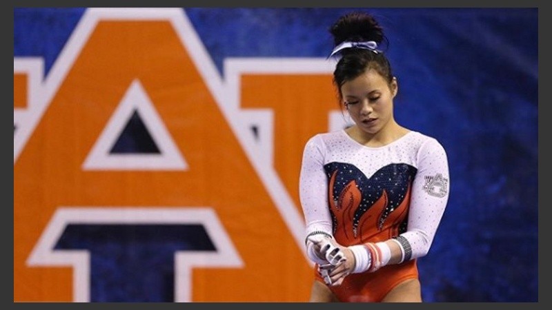 La atleta de 18 años luego de la lesión que la dejó fuera de competencia. 