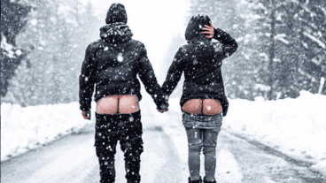 Fotos en cola bajo la nieve.