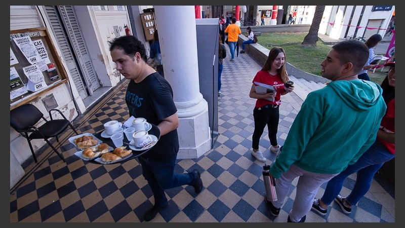 Las elecciones de la UNR se realizaron en doce facultades.