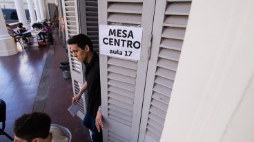 Las elecciones de la UNR se realizaron en doce facultades.