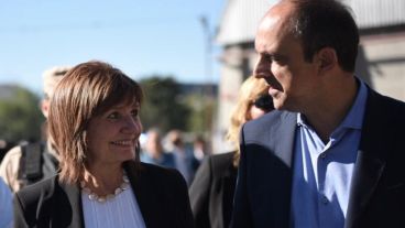 Patricia Bullrich y José Corral durante la presentación del operativo Cosecha Segura, en San Lorenzo.