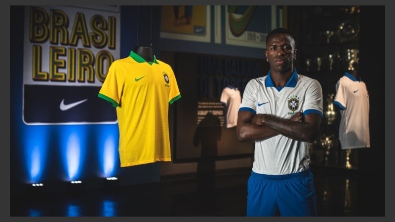 El juvenil estrella Vinicius fue el encargado de la presentación.