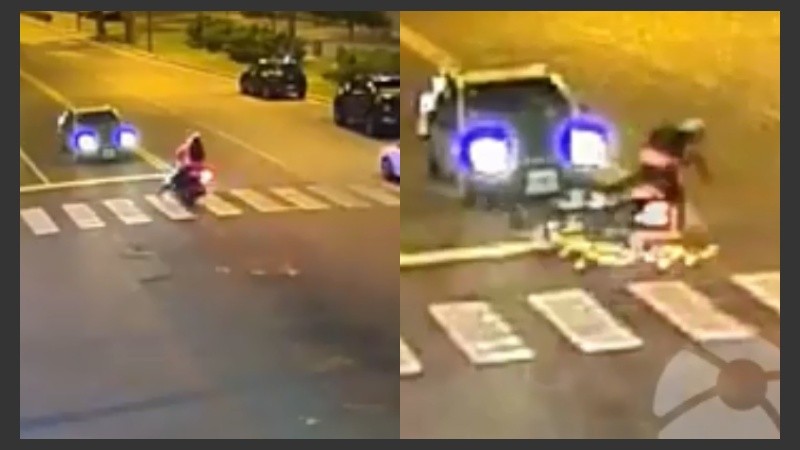 El motociclista logró soltar la moto antes del impacto.