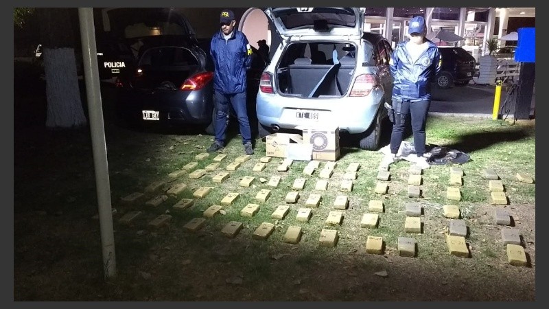 El procedimiento en la autopista se hizo en inmediaciones de una estación de servicios.