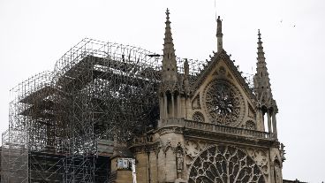 El anuncio de la serie coincide con la fecha en que se cumplen seis meses del incendio que destruyó la cubierta y aguja de Notre Dame.