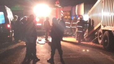 El accidente fatal tuvo lugar en medio de una ruta congestionada.