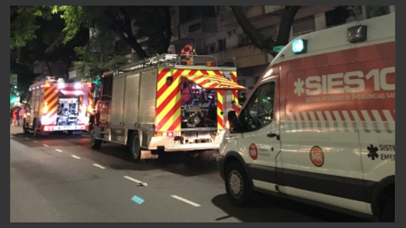 Bomberos, policías y médicos se convocaron en Pellegrini al 1200. 