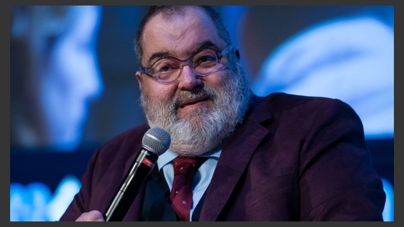 Lanata volvió a quedar internado.