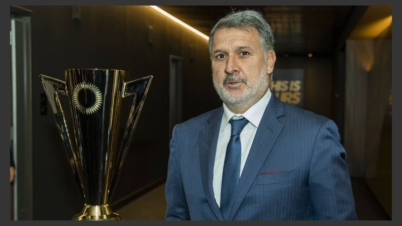 Martino dirige a la selección mexicana de fútbol.