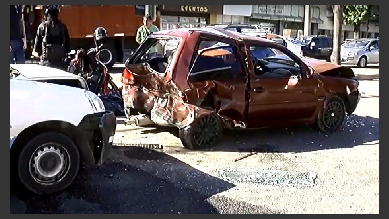 Cuatro coches dañados por el siniestro en horas de la tarde.