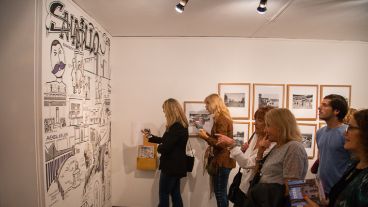 Fotos y objetos que cuentan historias de mujeres y sus trabajos en el frigorífico Swift y el barrio Saladillo.