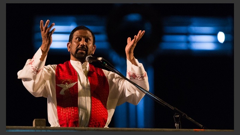 El padre encabezó su Vía Crucis número en 40 en Rosario.