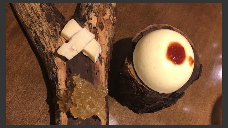 Algo parecido a queso y dulce. 