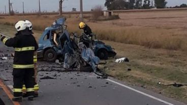 El impacto dejó tres muertos y cuatro heridos.