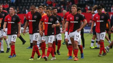 Una salida lacerante. Newell's quedó afuera jugando once contra diez.