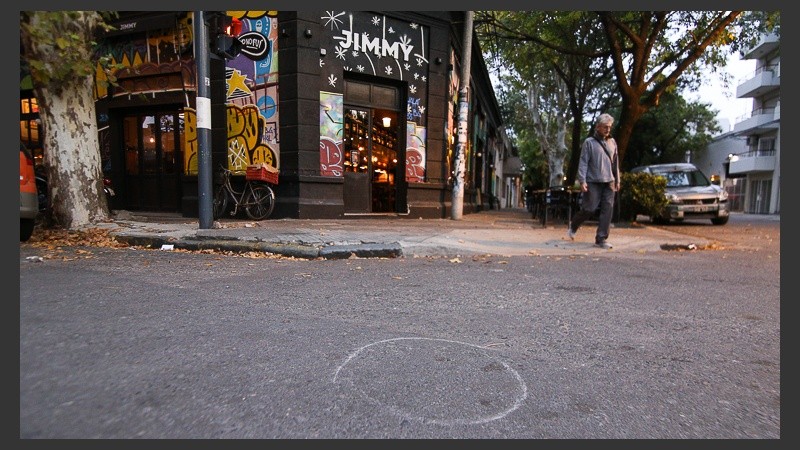 Las marcas de las vainas servidas halladas en el lugar. 