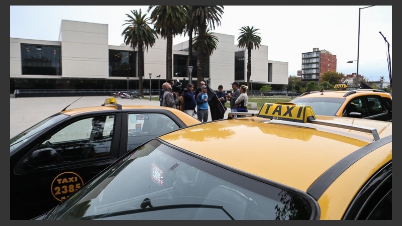 Taxistas se movilizaron este lunes al Centro de Justicia Penal.