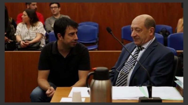 Pablo Akerman y su abogado Héctor Superti.