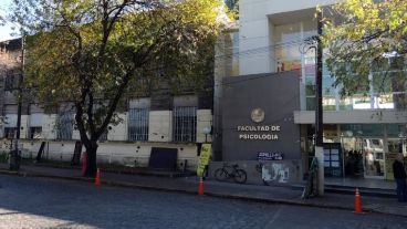 Polémica reelección del decano en Psicología.