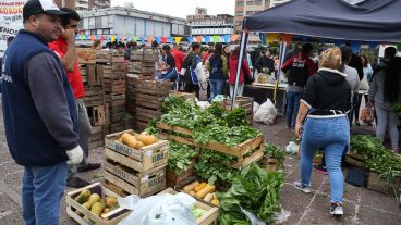 Una feria en la plaza Montenegro. La crisis derivada de la pandemia crece.