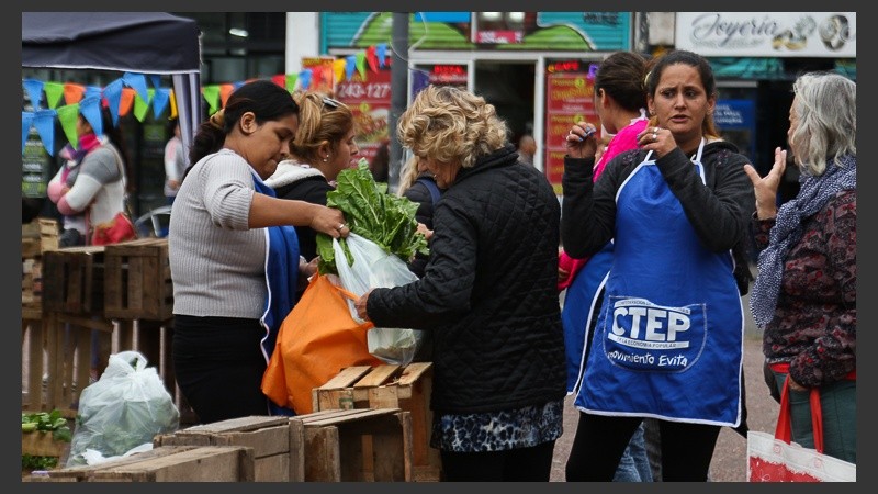 La jornada convocó a más de 150 rosarinos en plaza Montenegro.
