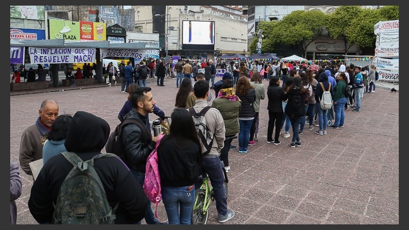 La jornada convocó a más de 150 rosarinos en plaza Montenegro.