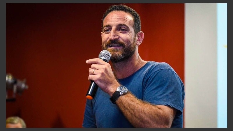 Sukerman recibirá propuestas de los rosarinos.