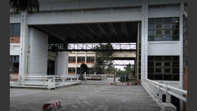 En la facultad de Arquitectura hay dos decanos proclamados. 