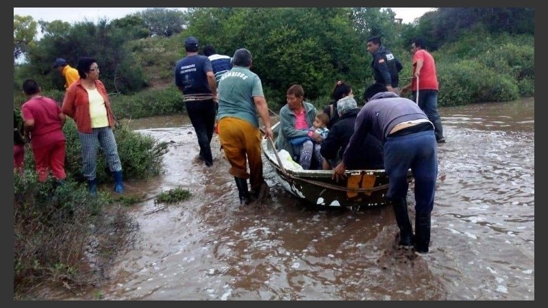 Imágenes de las tierras inundadas en Santiago.