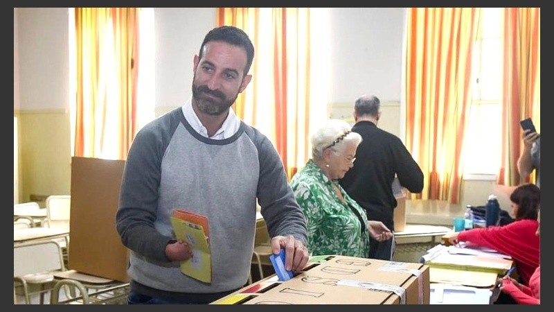 Sukerman sufragó en la Dante Alighieri.