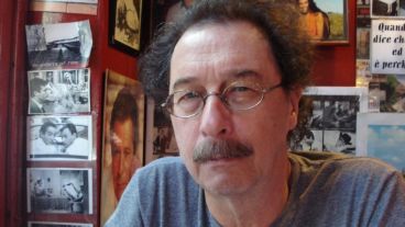 Martini nació en Rosario en 1944.