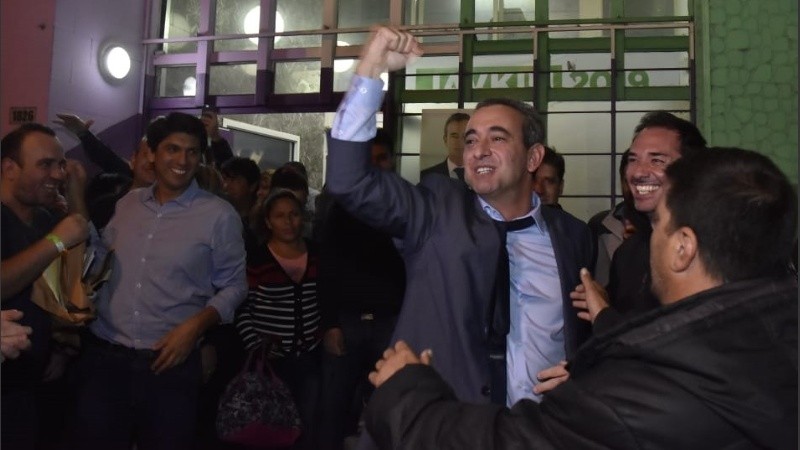 Pasada la medianoche, Javkin se desahogó en calle.