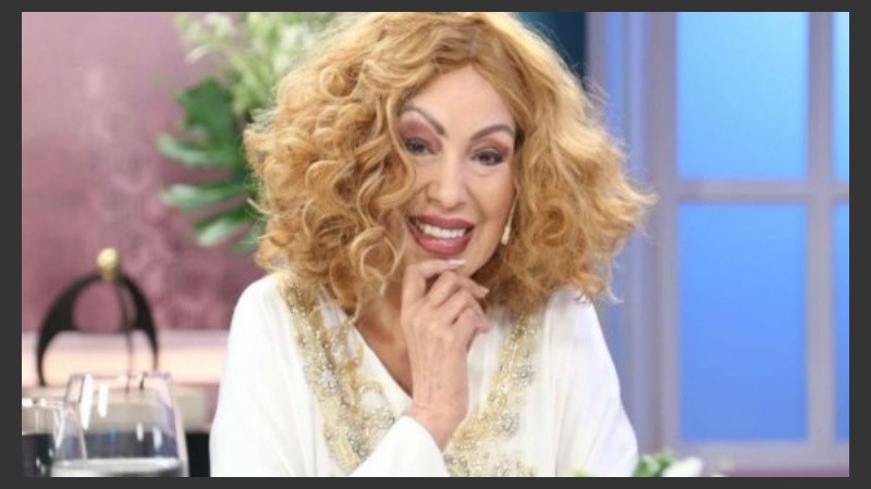 Beatriz Salomón, en la mesa de Mirtha Legrand.