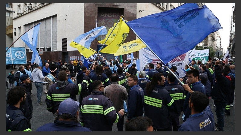 Frente al Anses también hubo protestas.