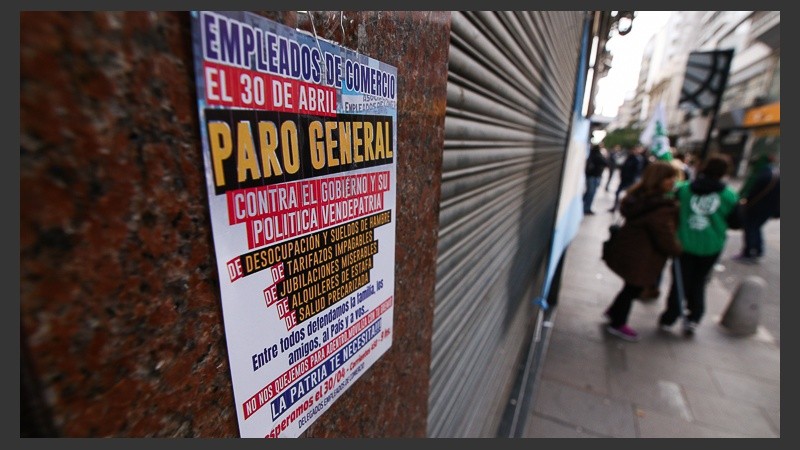 Uno de los carteles alusivos al paro de este martes.