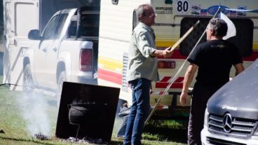 Fanáticos del TC acampan en las afueras del autódromo.