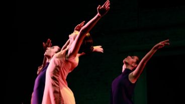 Tanta Danza es un programa que busca promover y potenciar la presencia de diferentes estilos de danzas en escenarios de Rosario.