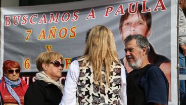 Los padres de Paula en la espera de los fallos; la mujer se descompensó y fue hospitalizada.