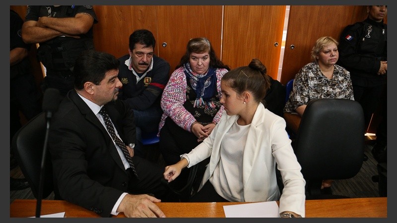 Fernando y Narella Sirio defendieron a Strumia y Michl.