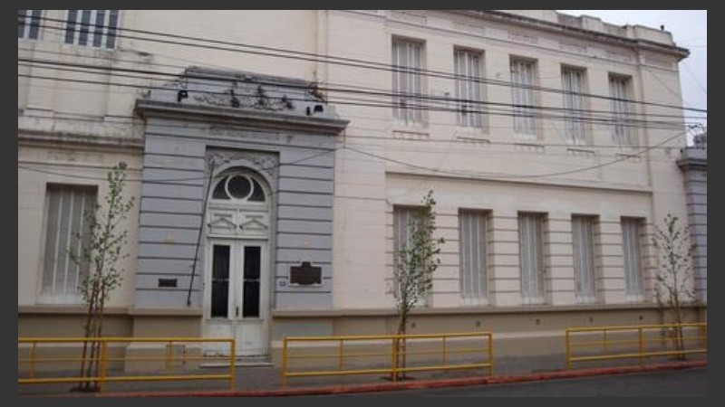 La escuela está situada en Ovidio Lagos 1064.