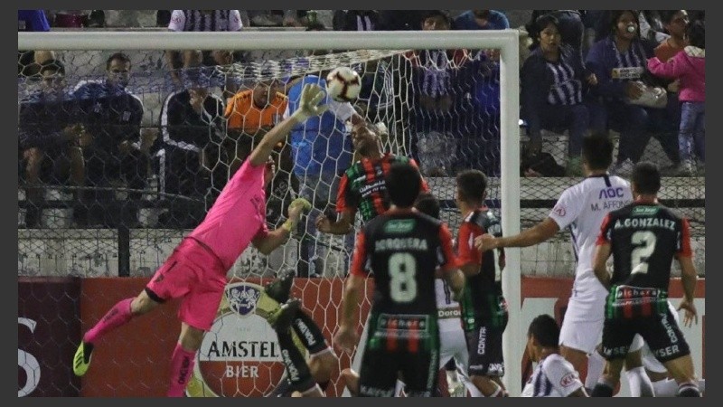 González cometió un error grosero. Pero luego su equipo dio vuelta el resultado.