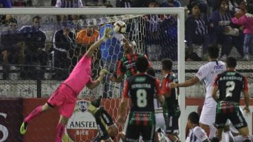 González cometió un error grosero. Pero luego su equipo dio vuelta el resultado.