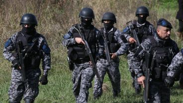 La Policía realizó un rastrillaje por la zona para dar con los prófugos.