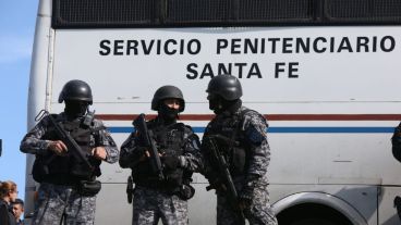 La Policía realizó un rastrillaje por la zona para dar con los prófugos.