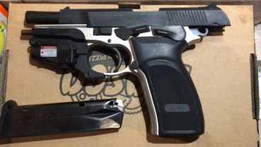 La pistola usada en el ataque homicida.