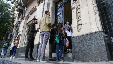 Buena concurrencia de visitantes este sábado.