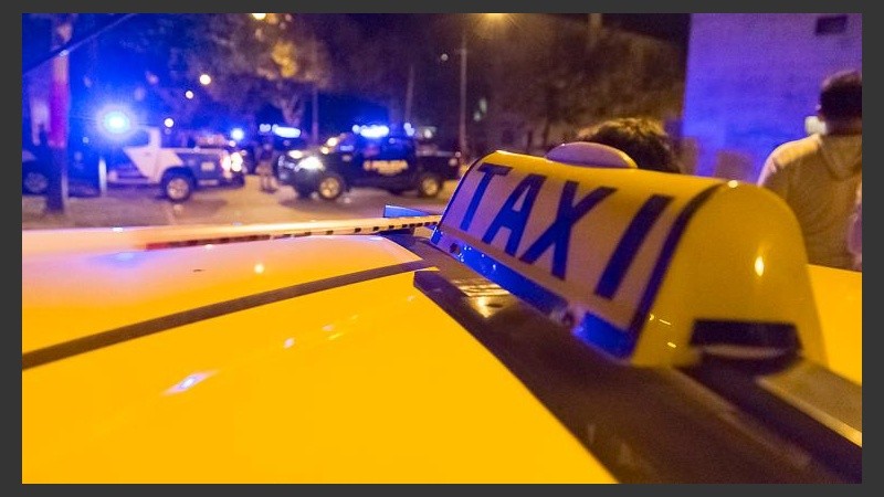 Un taxista fue baleado en un presunto asalto a mano armada. 