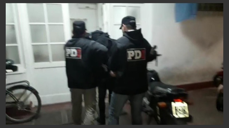 La PDI difundió una imagen del operativo en Centeno al 2500.