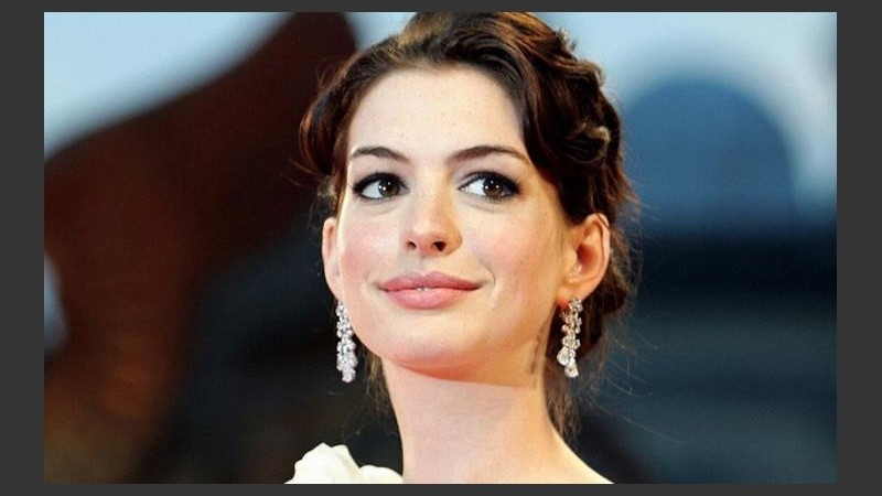 En 2014, Anne Hathaway posó para la revista “Harper’s Bazaar”